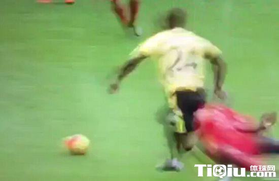 Ӣ���¹����񼼳��� ����նŰ�޺���