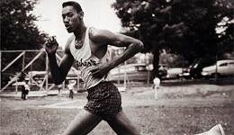 张伯伦是体育奇才 50岁跑完马拉松全程