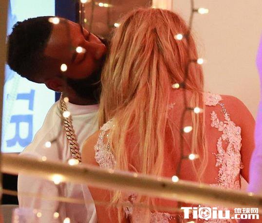 ����Ϊʲô˦������ɺ ���Ǻ��¡�����ɺ���䡱