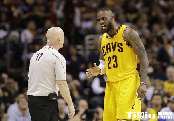 传奇裁判克劳福德将退休