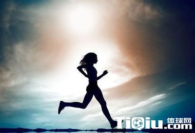 跑步姿势不正会伤身 康复医生给出专业建议