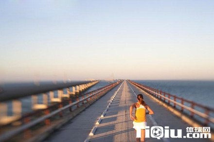 如何从跑步比赛中恢复 按摩冷水浴效果佳