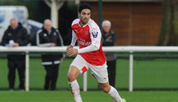 枪手队长即将复出 温格到场观战