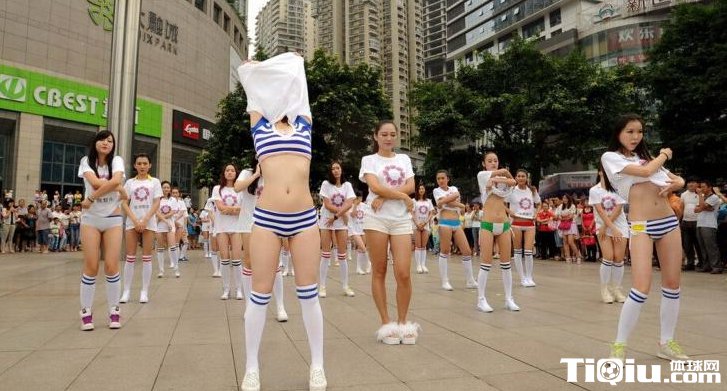 ���������Ϲ㳡�衷 ���½֮�����������