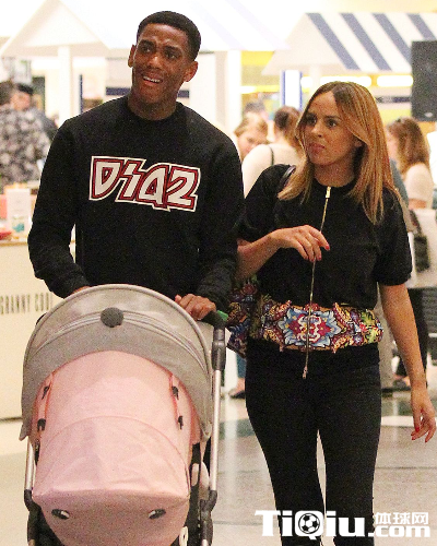 �Գ��� ����8000���������Ķ����޴�ս��ģ