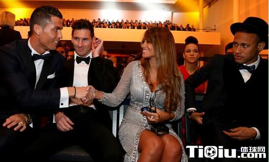 FIFA��Ȱ佱��侭��˲��