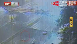 男子夜跑竟上二环主路 遭车辆碾压当场身亡