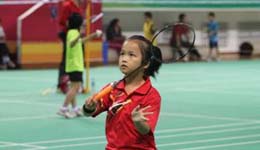 羽毛球进校园活动 首站入驻中山小学