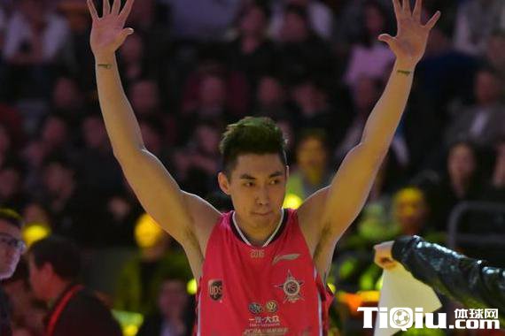 加冕扣篮王和三分王 赵泰隆瞄准技巧赛