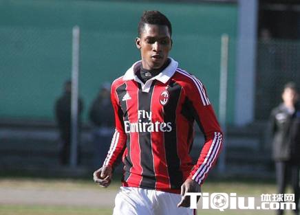 25岁球员谎称16岁混进米兰青年队