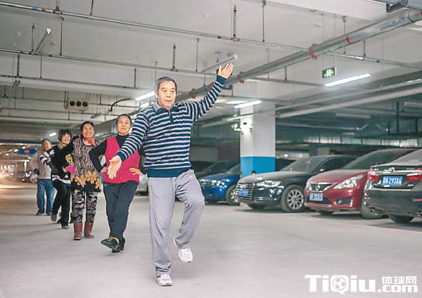 �ڵ�ӭ���Ѽ��𺮳� ����㳡��ת������