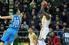 CBA第33轮五佳球 帕戈3分压哨绝杀