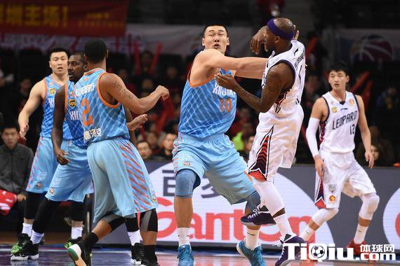 深圳队力拼季后赛席位