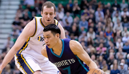 黄蜂VS爵士73-102 林书豪扭伤提前离场