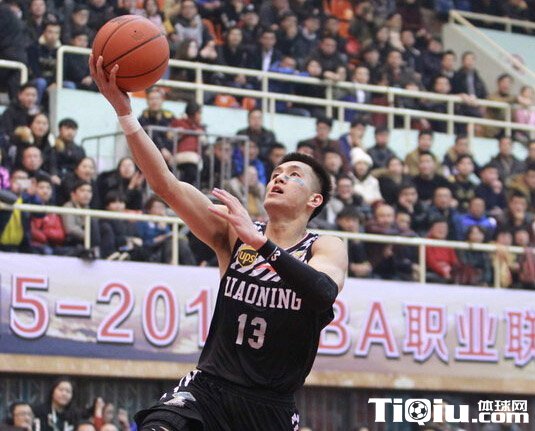 辽宁客场106-84胜八一 豪取13连胜争榜首