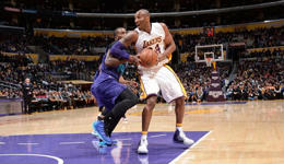 湖人VS黄蜂82-101 科比23+8表现出色