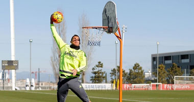 皇马训练C罗霸气扣篮