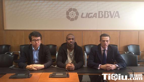 河北华夏幸福签前切尔西边锋卡库塔