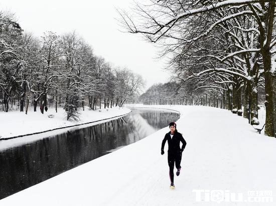 冬季跑步需要注意什么 谨记4个要点不伤身