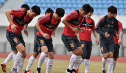 国足接受爱国教育提士气 高洪波重用技术型球员