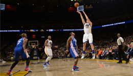 勇士vs76人117-105 汤神斩获40分送去费城九连败