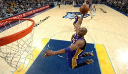 科比曾遭鄙视不适合篮球路 辅导员劝说不要步入NBA