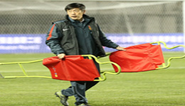 足协聘高洪波为国足主帅 将继续带队打12强赛