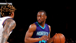 黄蜂火力全开重创尼克斯 沃克斩获34分完克小甜瓜