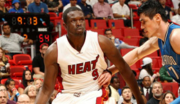 韦德稳坐主场大胜魔术 罗尔邓入账20分驱逐外敌