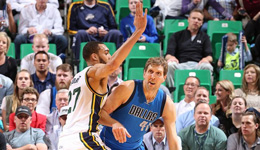 小牛客场挑落爵士 诺天王斩获22分保小牛进军季后