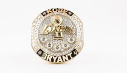 湖人颁退役戒指 镶钻为科比5次夺冠纪念