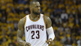 骑士詹姆斯绝缘口水战 回应活塞主帅范甘迪重点在比赛