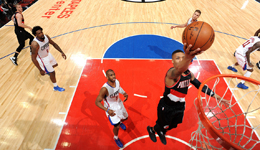 开拓者得分利器沦为打铁王 利拉德步入季后人品欠费