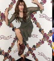 女版库里身材颜值爆表 女神性感百变演绎萌神