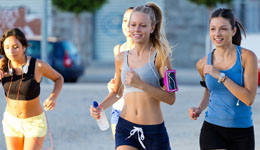 空腹晨跑相当于白跑 避开这些跑步减肥误区