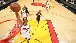 热火主场G4力擒猛龙 韦德暴砍30力克猛龙双枪