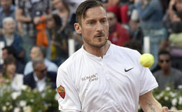 罗马王子托蒂参加网球慈善赛 亲民参加比赛帅气十足