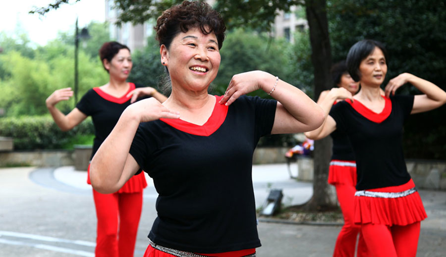 中国式广场舞 大妈为什么如此热爱跳