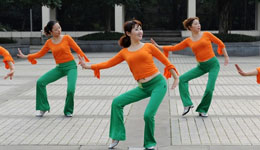 动动广场舞当我想说爱你时 广场舞视频大放送