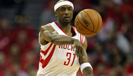 联盟魔兽已成二线中锋 特里称霍华德已丧失攻击力