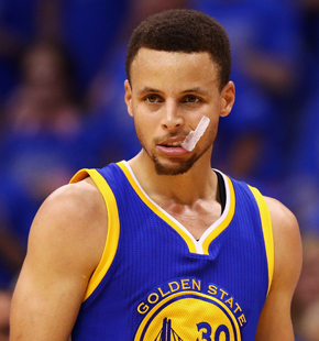 篮球比分NBA西决赛 勇士汤神暴砍41分战平雷霆