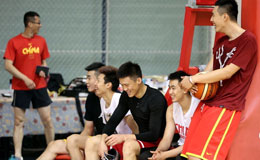 �й������������һ�� ��ԱŬ����ָ����������