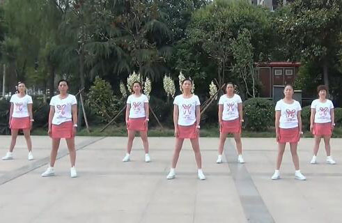 广场舞健身操 扭扭脖子扭扭腰