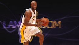 奥多姆死性不改密会神秘女子 亲密用餐后加油站买春药