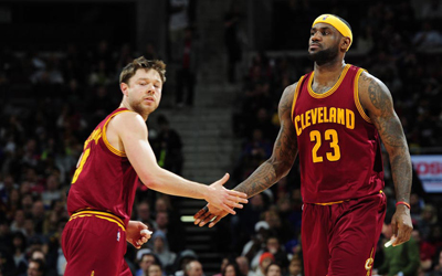 小皇帝重回骑士夺金杯 詹姆斯谦虚自称普通球员