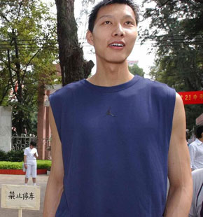 CBA众球星高考照片曝光 易建联唐正东显青涩