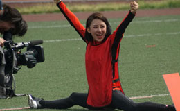 九球皇后参加某综艺节目 身体柔韧大秀扒一字功底