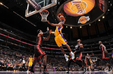 科比传奇TOP榜 巅峰科比隔扣彪悍瞬间