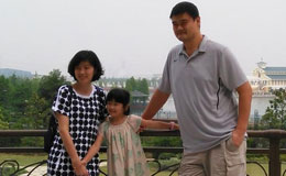 Ҧ��Я��Ů������ʿ�� �Ҹ�һ����������עĿ