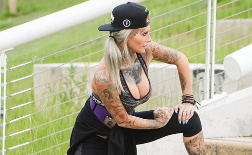 真人秀女星户外跑步健身 完美身材尽显诱惑